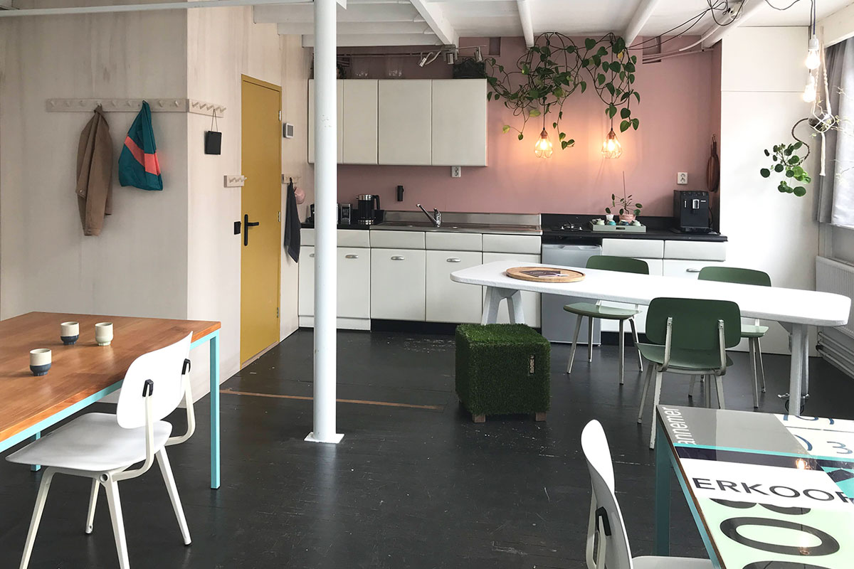 Huiselijk vergaderen in de Hofbogen